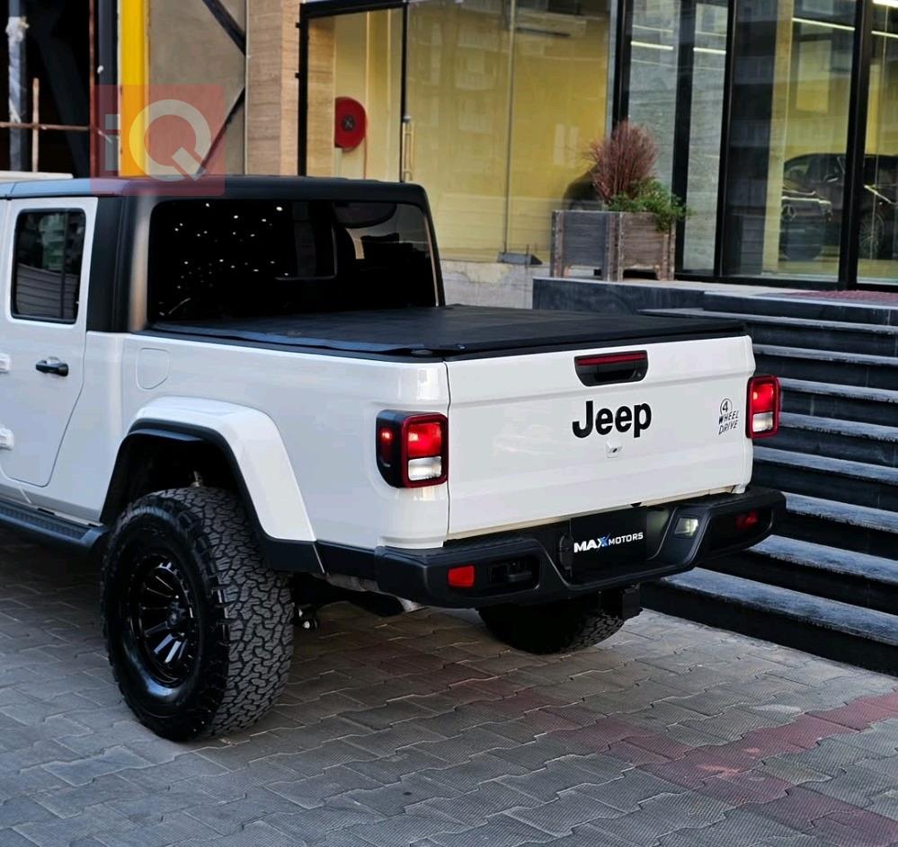 جیپ گلادیەتەر